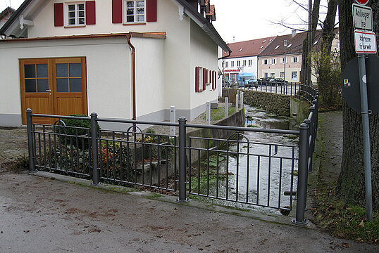 Ismaning, Dorfstr./Zacherlstr.