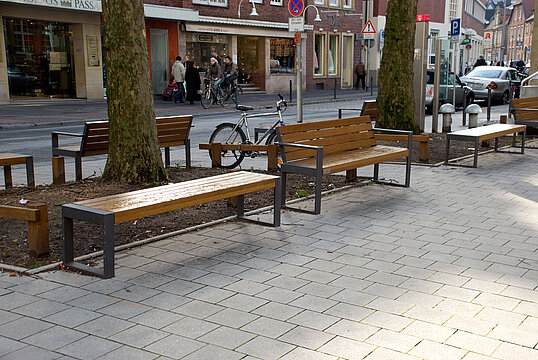 Banquette Cubo avec assise en bois