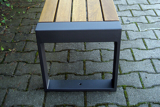 Banquette Cubo avec assise en bois