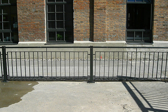 Guardrail with infill Scape