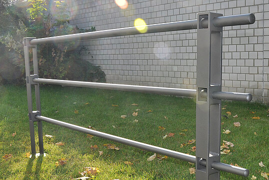 Knee rail Scape