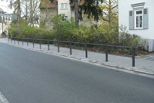 Knee rail Scape