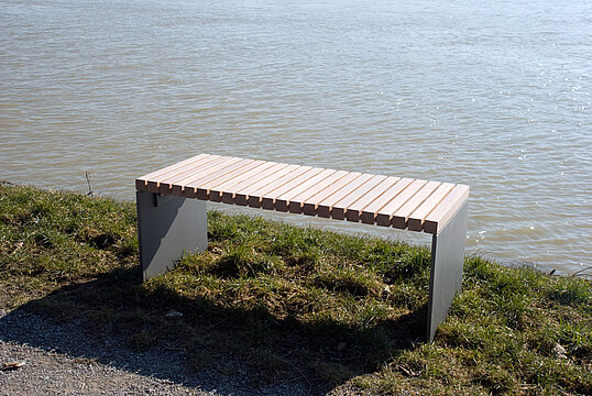 Banquette Düsseldorf avec assise en bois