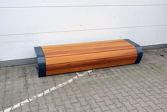 Banquette Beluga avec assise en bois