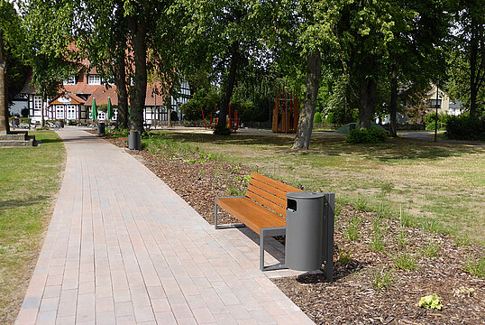 Sitzbank Cubo mit Holzauflage