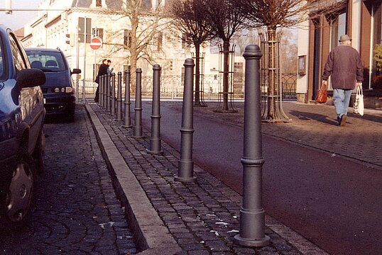 Cast bollard Frankfurt