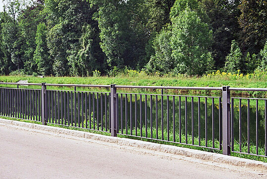 Guardrail with infill Scape