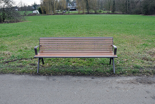 Seat Fanö PAG with timber seat base