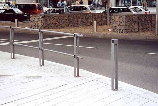 Knee rail Scape