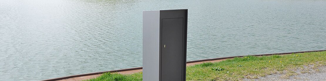 Bornes et armoires d'alimentation et bornes de recharge