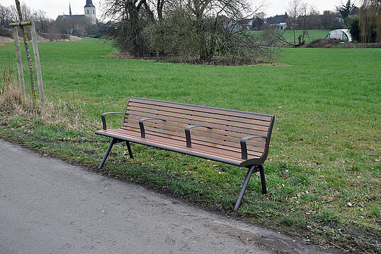 Seat Fanö PAG with timber seat base