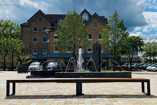 Hövelhof, Hövelmarkt - Banc Cubo