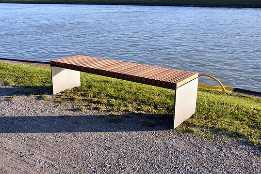 Banquette Düsseldorf avec assise en bois