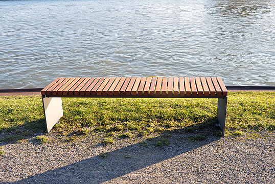 Banquette Düsseldorf avec assise en bois