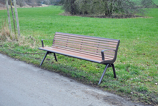 Seat Fanö PAG with timber seat base