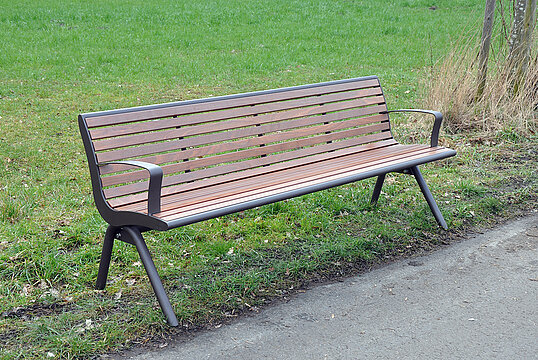 Seat Fanö PAG with timber seat base